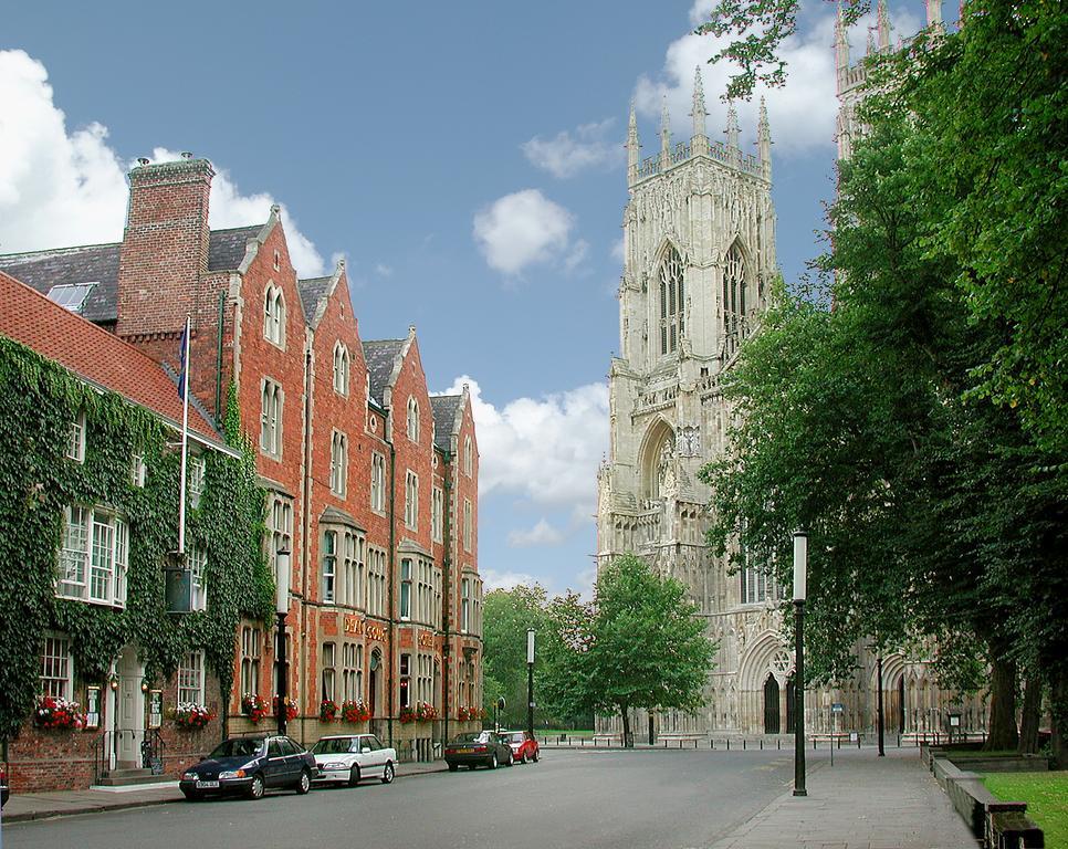 The Dean Court Hotel York Eksteriør billede
